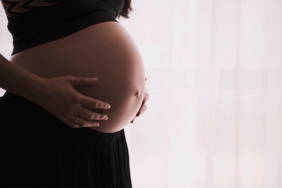 Mang thai lứa tuổi ngoài 40 dễ gặp các rủi ro nhiều hơn.