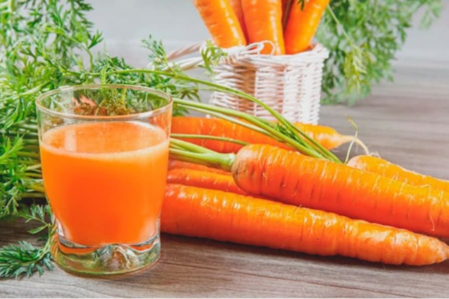 Nước ép cà rốt là thức uống giàu giá trị dinh dưỡng cho mẹ và thai nhi