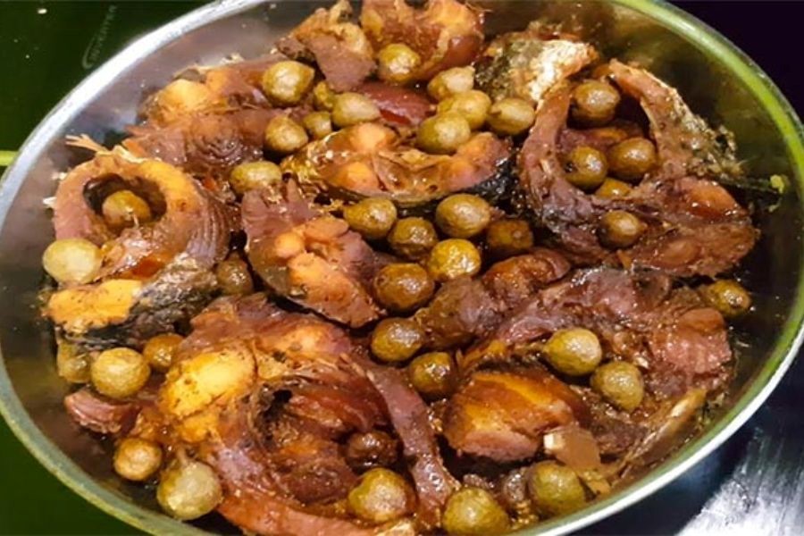Sung kho với cá trắm thơm ngon