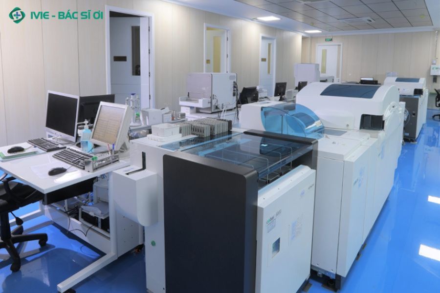 Thiết bị y tế hiện đại tại khoa Xét nghiệm của bệnh viện Dolife