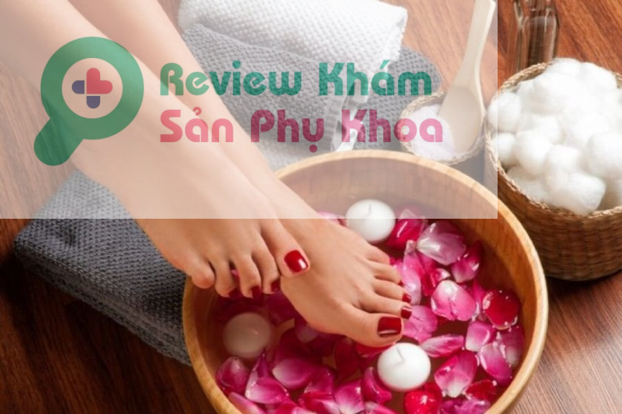 [Chia sẻ] 3 Cách ngâm chân giảm phù nề cho bà bầu