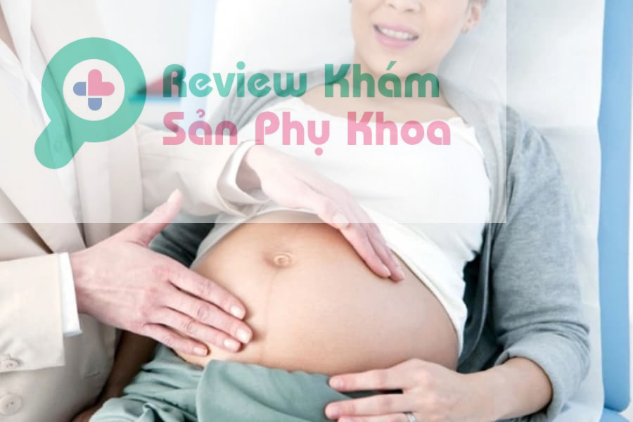Khuyến cáo xét nghiệm NIPT đối với các mẹ bầu có nguy cơ cao nên thực hiện theo chỉ định của bác sĩ chuyên khoa để sàng lọc tình trạng sức khỏe của thai nhi