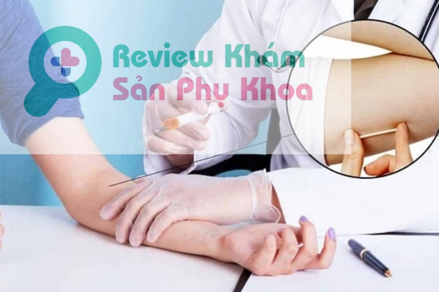 Tổ hợp y tế MEDIPLUS luôn có đội ngũ nhân viên hướng dẫn chi tiết và hỗ trợ tận tình cho chị em về quy trình đăng ký và thăm khám khi thực hiện dịch vụ cấy que tránh thai