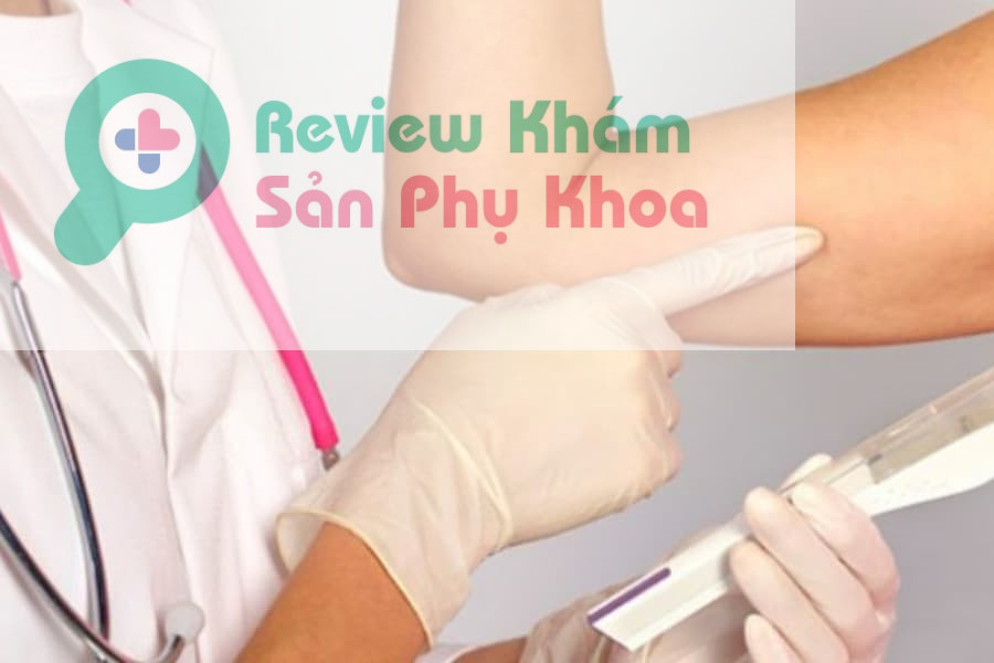 Thăm khám và thực hiện thủ thuật cấy que tránh thai trực tiếp bởi các bác sĩ sản phụ khoa giàu kinh nghiệm, quy trình diễn ra nhanh chóng, rõ ràng tại Phòng khám Sản phụ khoa 43 Nguyễn Khang