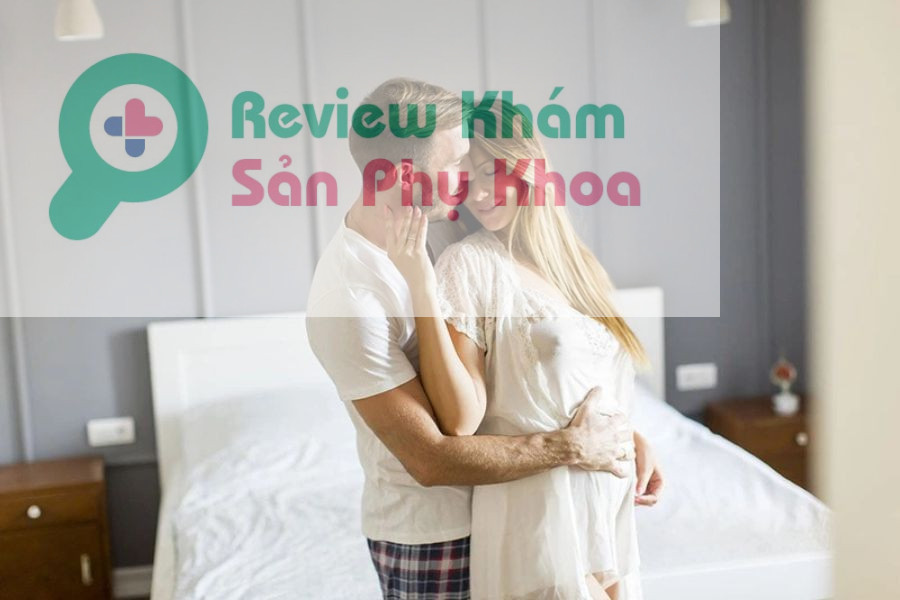 2 tháng đầu mang thai quan hệ được không?