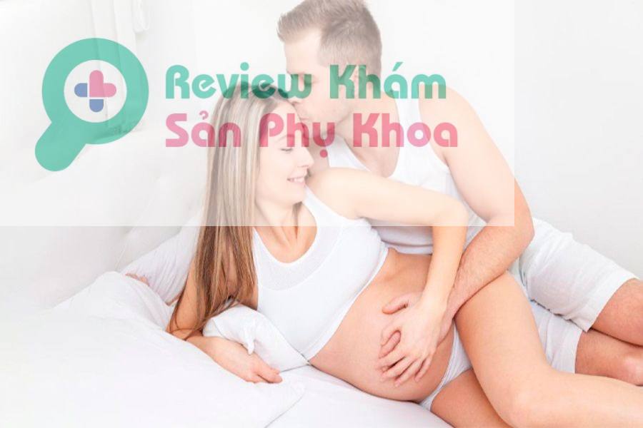 mang thai 3 tháng đầu quan hệ bị ra máu