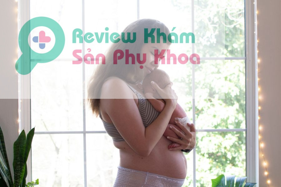 sau sinh 1 tháng bị ra máu đỏ tươi